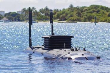 Inside the Dry Combat Submersible: The Navy SEALs’ Stealth Mini Submarine for Covert Operations