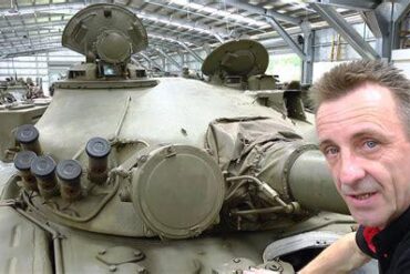 Inside the Turret: The Engineering Powerhouse Behind Modern Military Tanks