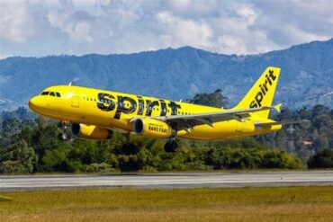 Spirit Airlines Faces Major Disruption After Lightning Strike Triggers Fire Suppression System at Detroit Airport
