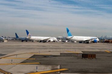 United States Aviation Industry Faces Major Blow as United Airlines Battles Newark Airport Chaos, Triggering Q2 Earnings Slump