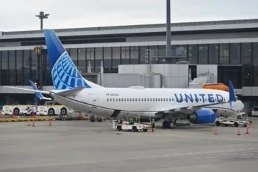 United Airlines Flight UA917 Declares Mid-Air Emergency Over Pacific