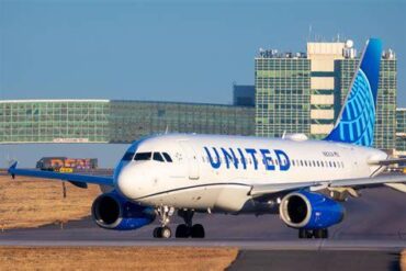 United Airlines Pulls Plug on Key Bus Routes, Crippling Regional Access from Fort Collins and Allentown