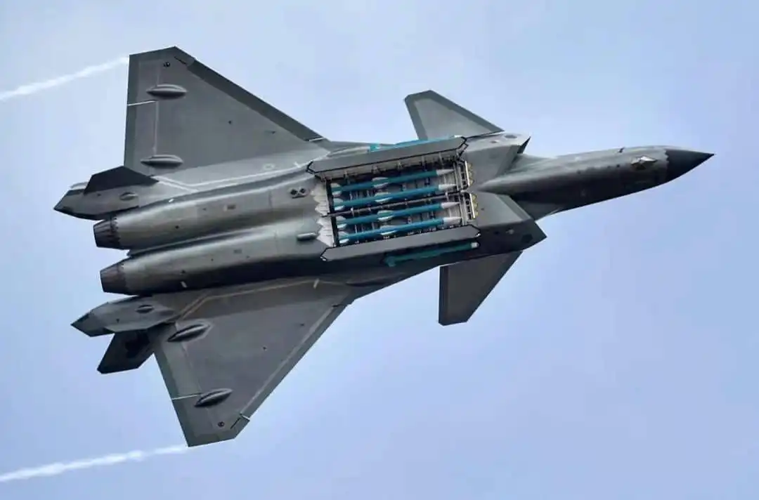 Chengdu J-20 Mighty Dragon internal weapons bay
