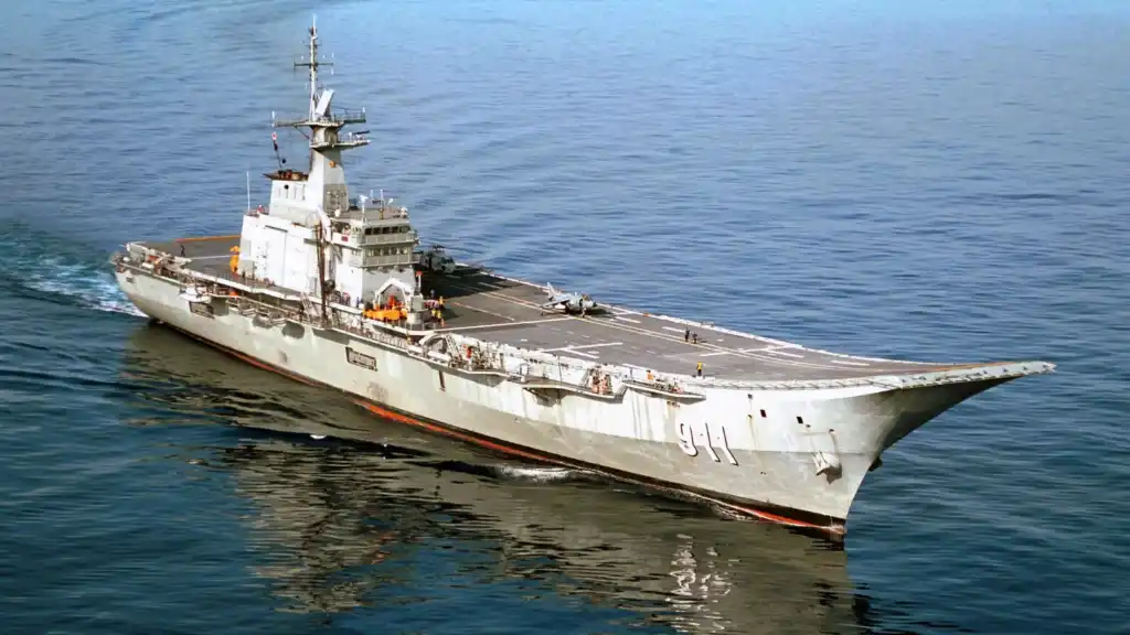 Royal Thai Navy AV-8 taking off from HTMS Chakri Naruebet