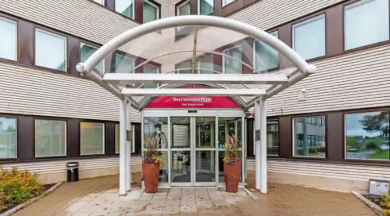 Best Western Plus Park Airport Hotel facade