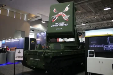AUSA 2025: Epirus Leonidas Autonomous Robotic Blasts Drones with High-Pulse Microwave