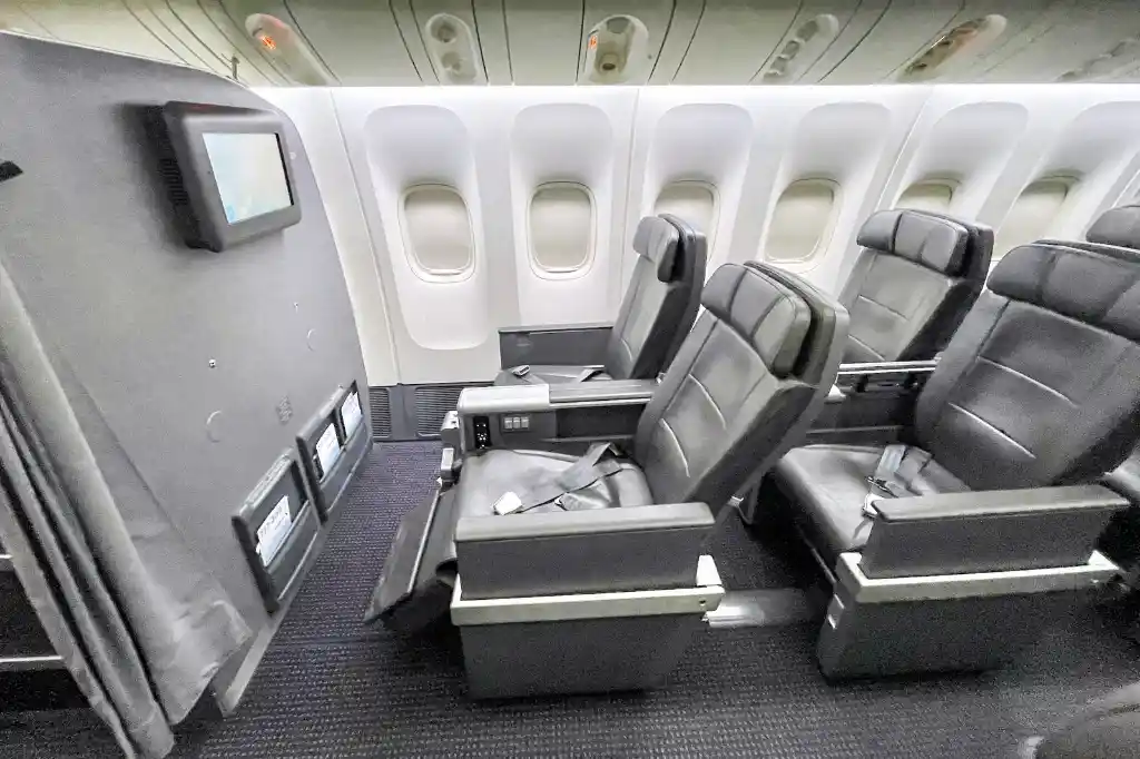 American Airlines premium economy on the Boeing 777-200