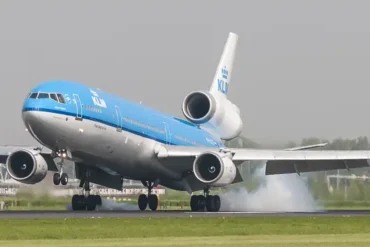 The Engineering Reason Behind The MD-11's 12-Tire Landing Gear