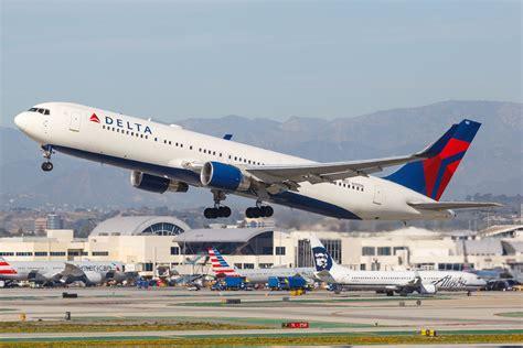 Emergency at 35,000 Feet: Delta Boeing 767-300ER Rerouted to LAX After