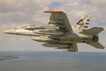What It’s Like to Stand Under an F/A-18 Super Hornet Flying at Mach 0.95