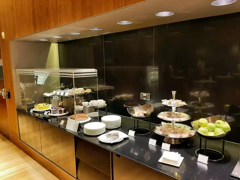 luxury gourmet buffet in Al Mourjan business class lounge