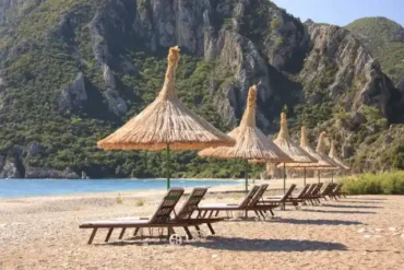 Best Points and Miles Deals for December: Boost Your Rewards and Travel Smarter