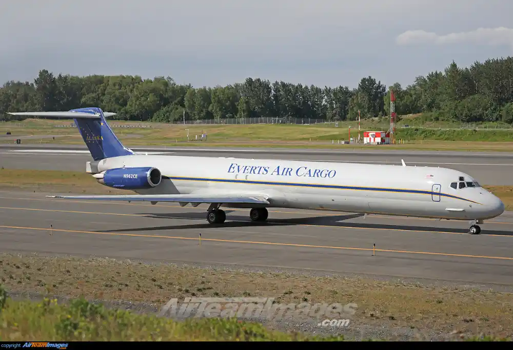 Everts Air Cargo McDonnell Douglas MD-83