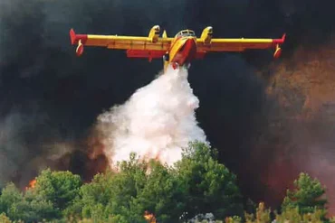 How Firefighting Planes Refill Their Tanks in Seconds How-Firefighting-Planes-Refill-Their-Tanks-in-Seconds