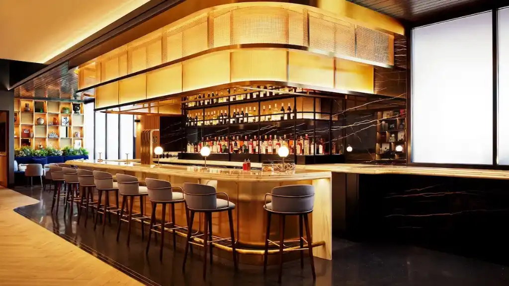 LAS Chase Sapphire main bar with metallic finishes