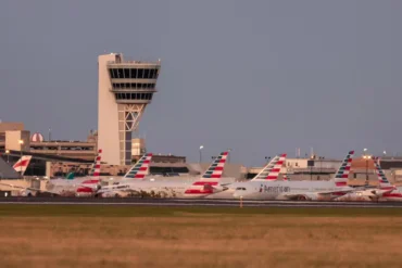 Philadelphia Flight Attendant Sues American Airlines Over Unpaid Pre-Flight and Ground Duties