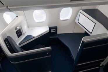 air-france-a350-business-suite-front-row-cabin-54821