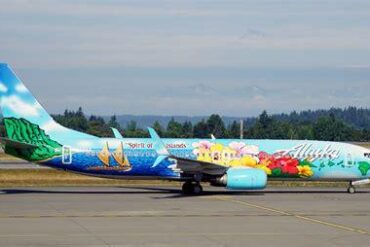 Could Alaska Airlines Repaint Boeing 737 MAXs in Hawaiian Livery?