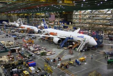 Boeing Forecasts Strong Positive Cash Flow in 2026 as Aircraft Deliveries Accelerate