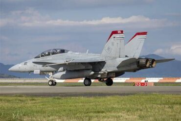 Boeing Secures $931M U.S. Navy Contract to Extend Life of F/A-18E/F Super Hornet Fleet