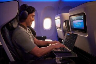 Delta Air Lines Reaches 1,000th Aircraft Milestone with Delta Sync Seatback and Free Wi-Fi