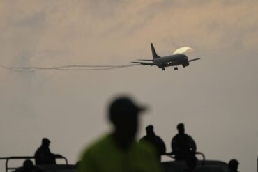 Global Airlines Reroute as Trump’s Order Pushes Venezuelan Airspace into Sudden Avoidance