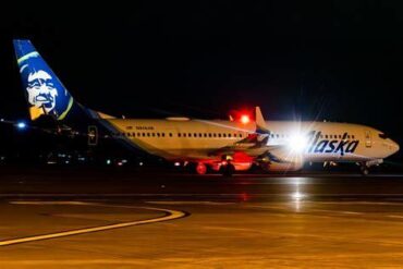 Lightning Strikes Alaska Airlines Boeing 737-700 on Approach to Sitka, Aircraft Lands Safely Without Incident