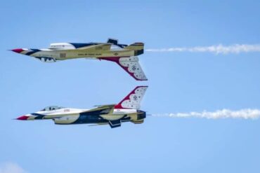 The Science Behind Why Fighter Jets Can Fly Upside Down: Aerodynamics, Design, and Limitations The Science Behind Why Fighter Jets Can Fly Upside Down: Aerodynamics, Design, and Limitations