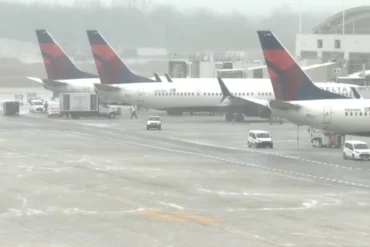 Snow Storm Grounds Flights at Detroit Metropolitan Airport, Disrupting Holiday Travel