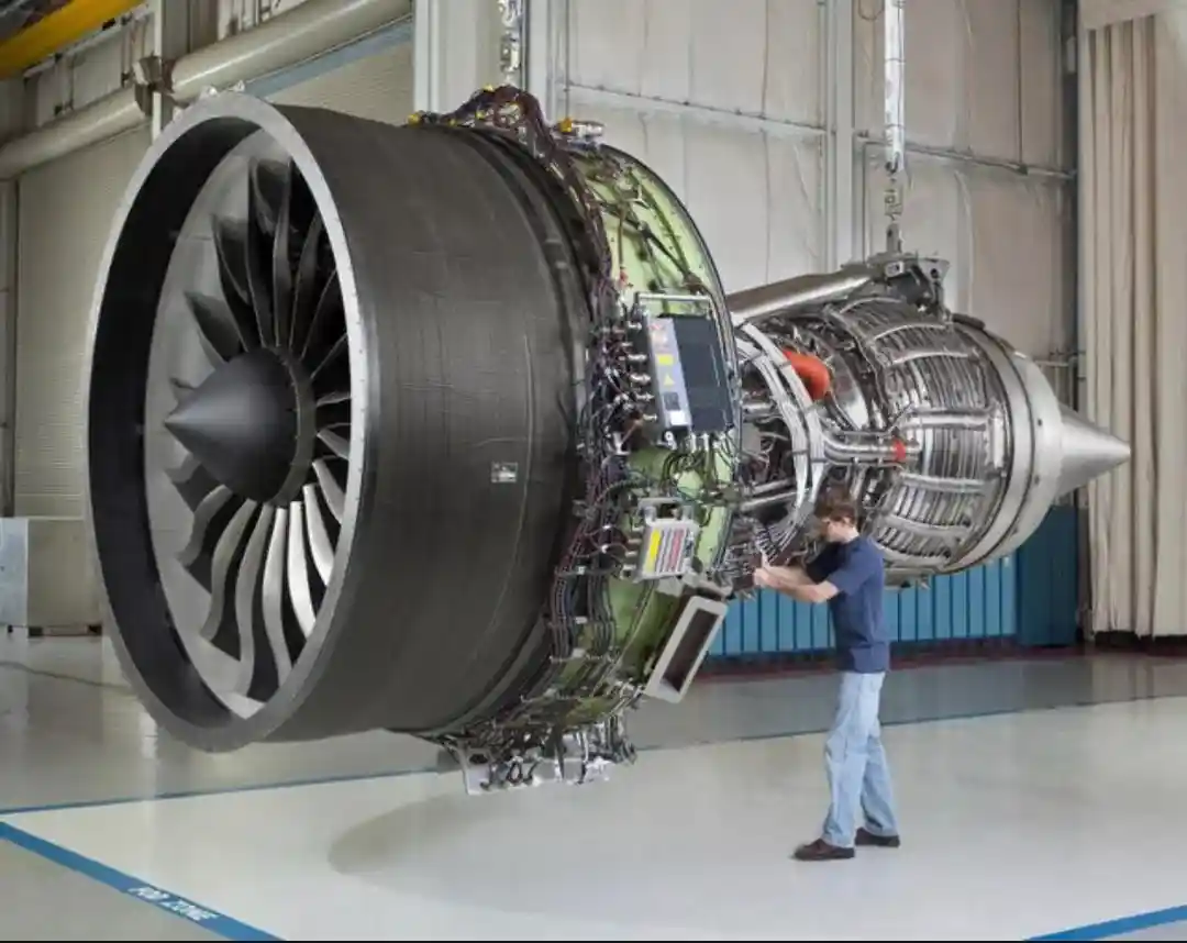 Why the Boeing 787 Dreamliner Features Two Engine Options: A Deep Dive ...
