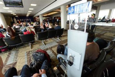 Why The TSA Urges Travelers to Avoid Free Airport Wi-Fi During the Holiday Rush