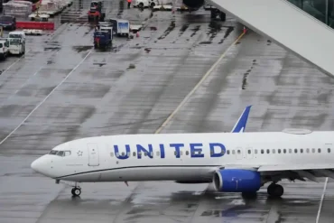 United Airlines Grounds Boeing 777-200ER After Burning Smell Forces Emergency Diversion to Edinburgh United Airlines Grounds Boeing 777-200ER After Burning Smell Forces Emergency Diversion to Edinburgh