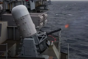 How USS Abraham Lincoln’s Nimitz-Class Defenses Are Engineered to Defeat Drones and Swarm Boats