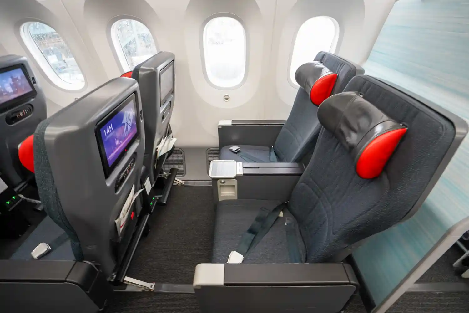 Air Canada 787 Premium Economy Vancouver to Toronto
