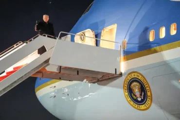 Air Force One Electrical Issue Forces Trump to Abort Atlantic Crossing, Backup Jet Flies President to Switzerland Air Force One Electrical Issue Forces Trump to Abort Atlantic Crossing, Backup Jet Flies President to Switzerland