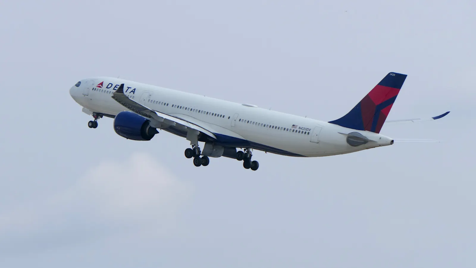 Airbus A330-900 Delta Air Lines takeoff widebody