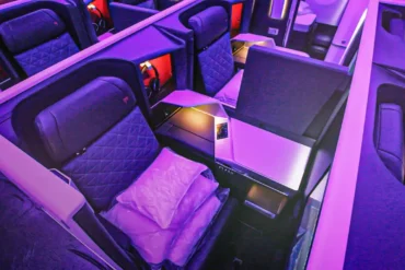 Delta One vs United Polaris: A Deep Dive Into America’s Flagship Business Class Experiences Delta-One-vs-United-Polaris-A-Deep-Dive-Into-America’s-Flagship-Business-Class-Experiences