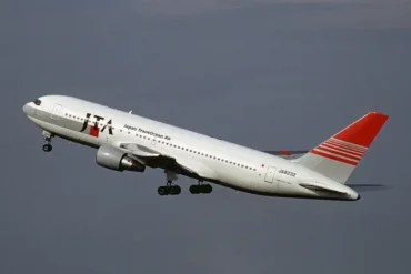 How the Boeing 767 Redefined Transoceanic Air Travel