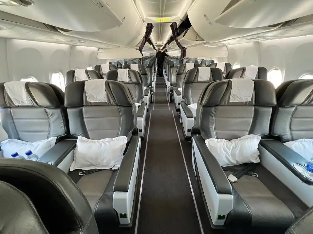 Icelandair Saga Class B737-8 Max, Paris Charles de Gaulle