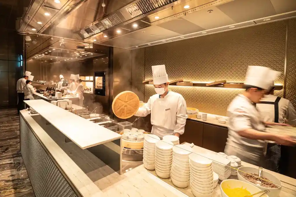 Live cooking station at Korean Air Lounge Incheon