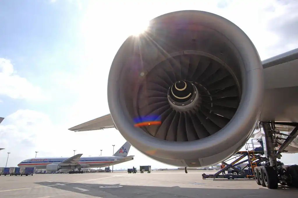 Why the Boeing 777-200 Ended Up With Three Engine Types: Strategy ...
