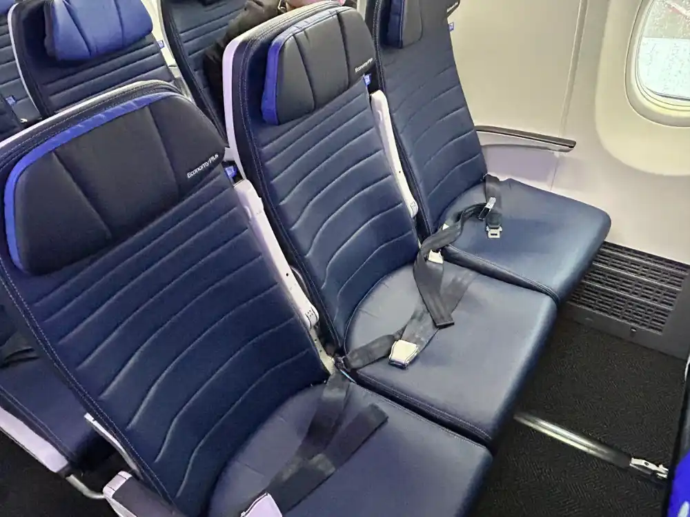 United Airlines 737 MAX 9 Economy Plus