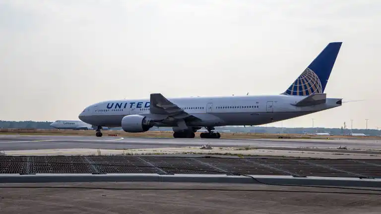 United Airlines Puts 1st Boeing 777-200 In Storage After 30 Years Of Service