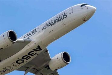 Airbus Surpasses 2025 Delivery Target with 793 Aircraft After Intense Year-End Effort