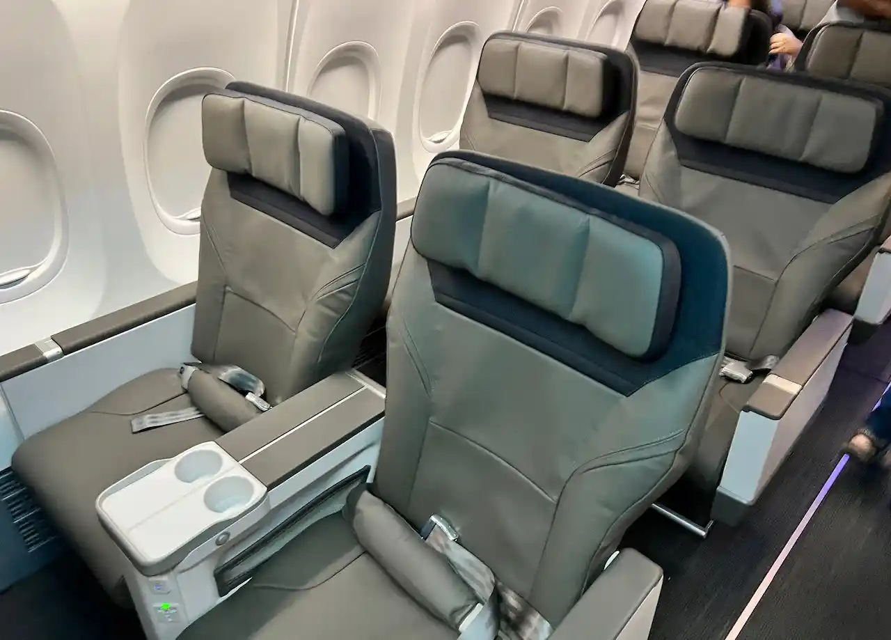 alaska airlines First Class B737-9 Max, Seattle – Maui