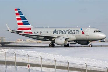 American Airlines Grounds Airbus A319 After Wing Collision With De-Icing Truck at Chicago O’Hare