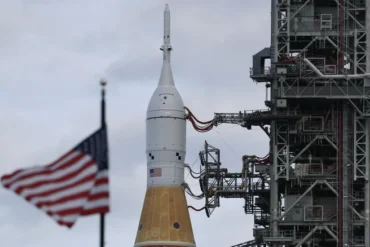 Artemis II Heat Shield Risk Raises Alarms as NASA Prepares Crewed Lunar Flyby
