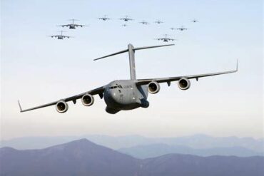 C-17 Globemaster III Endurance Explained: How Many Hours Can It Fly Without Refueling?