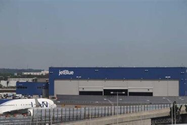 Why Did JetBlue Pull Out of Long Beach? The Real Story Behind a Two-Decade Departure