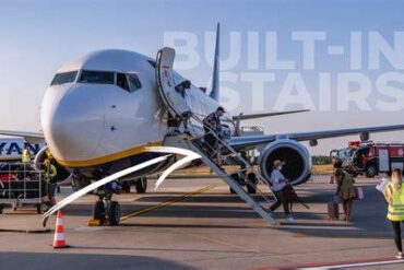 The Last Plane in America With a Built-In Airstair: Why the Boeing 737 Still Walks Alone